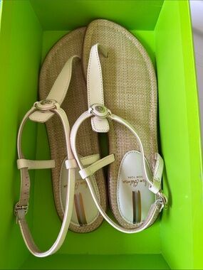 NEW Sam Edelman 9.5 Gigi Thong Signet T-Strap Ivory Beige Leather Women Sandals